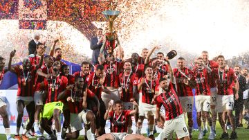 El AC Milan se consagró campeón tras 11 años.