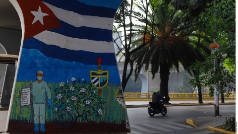 ¿México enviará a médicos cubanos a las zonas controladas por el crimen organizado?