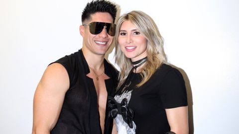 Chyno Miranda y Natasha Araos.