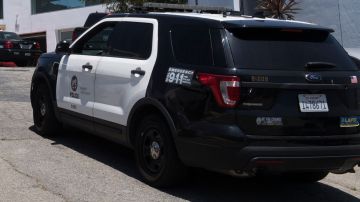 Auto arrolla a tres niños cerca de primaria en California; policía halla posibles explosivos en el vehículo