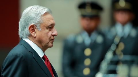 VIDEO: Pistoleros persiguen a soldados en México; AMLO dice que fue para evitar enfrentamiento y “cuidar” a delincuentes