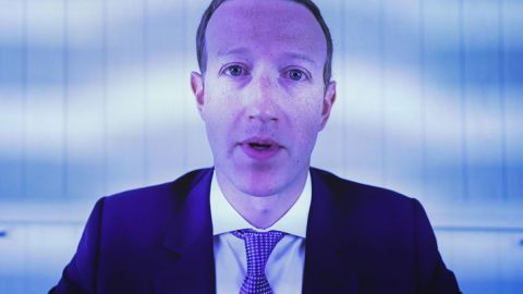 Fiscalía de Washington demanda a Mark Zuckerberg por Cambridge Analytica