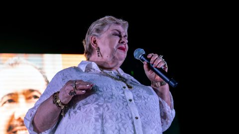 Paquita la del barrio hablando en un rally político cuando se presento como diputada con el partido Movimiento Ciudadano en México.