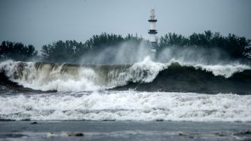 Alertan en México por llegada de huracán Ágatha, esperan vientos de hastas 129 mph
