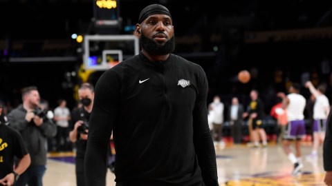 LeBron James, estrella de los LA Lakers, es padre de tres niños.
