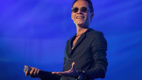 Marc Anthony presentándose en su Palla Voy Concert Tour en Texas.