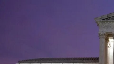 La Corte Suprema tiene al menos cuatro casos sobre inmigrantes que impactarían a miles de personas.