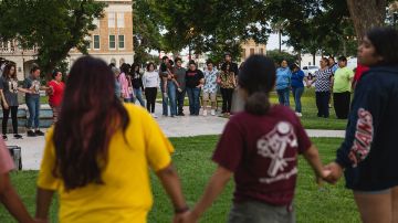México mantiene asistencia consular a personas afectadas por el tiroteo en escuela de Uvalde, Texas