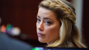 Amber Heard en su juicio por difamación en contra de su ex esposo Johnny Depp.