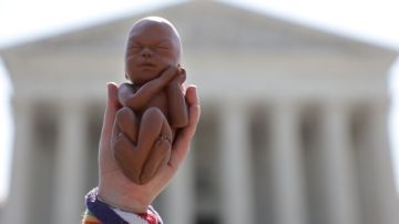La Corte Suprema planearía revocar el derecho al aborto, según un primer borrador