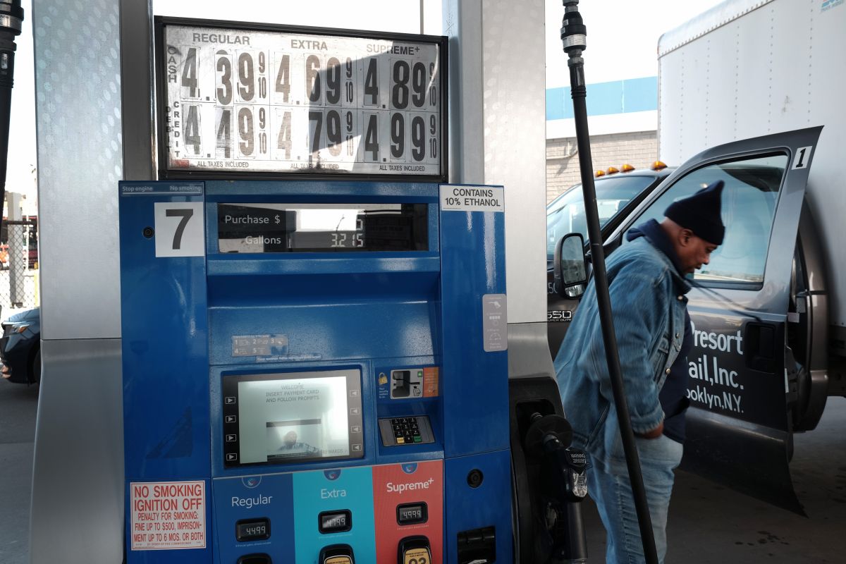 Pro primera vez en todo Estados Unidos la gasolina supera los $4 dólares por galón.