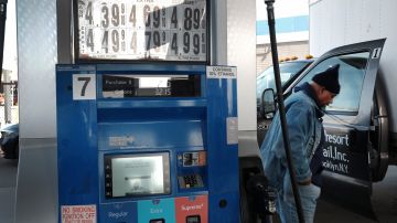 Pro primera vez en todo Estados Unidos la gasolina supera los $4 dólares por galón.