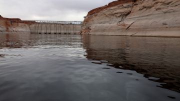 Sequía ha causado mínimos históricos de agua en el lago Mead y el lago Powell.