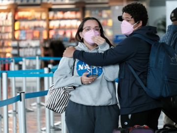 CDC aconseja ahora hacerse prueba de COVID para viajes nacionales