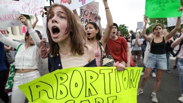 Demócratas prometen luchar "a muerte" para defender el derecho a abortar en EE.UU.