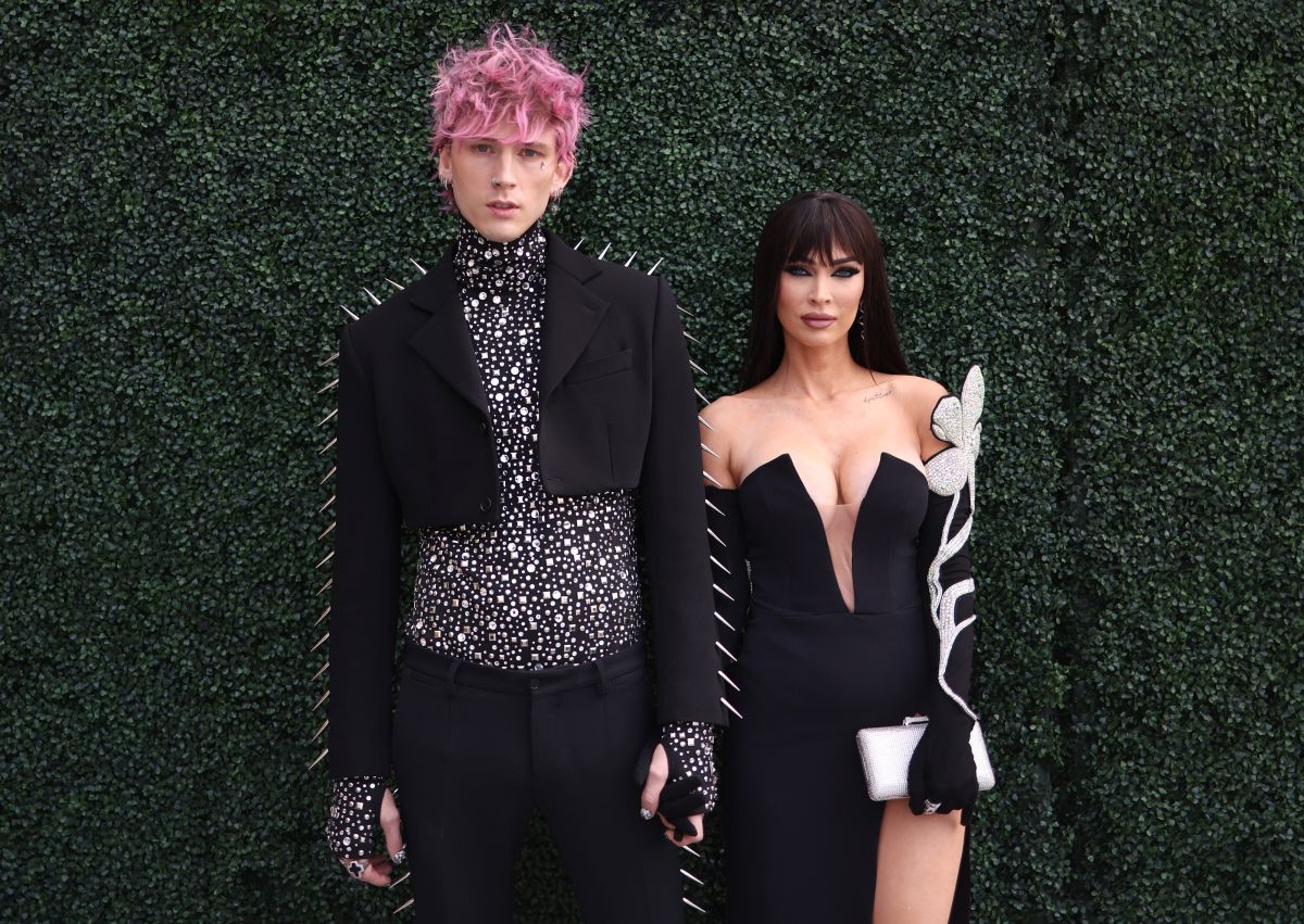 Machine Gun Kelly and Megan Fox on the red carpet at the 2022 Billboard Music Awards.