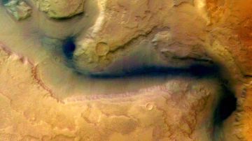 Descubren en Marte lo que parece "puerta extraterrestre"; NASA aclara de qué se trata