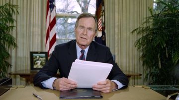 El incidente del  presidente George HW Bush se convirtió rápidamente en motivo de sátira y comentario de la mayoría de comediantes estadounidenses.