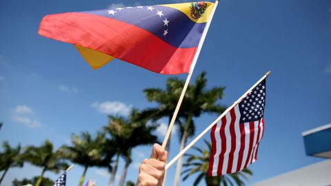 EE.UU. flexibiliza algunas sanciones económicas contra Venezuela