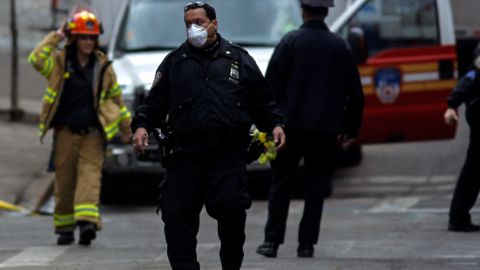 Se derrumba edificio en Boston, reportan heridos graves y varios atrapados bajo los escombros