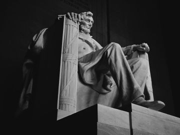El popular monumento a Abraham Lincoln en Washington cumple 100 años