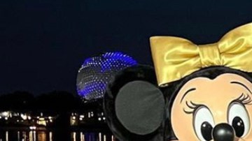 Raúl González junto a su sobrino Gio y su madre Estrella en Disney World