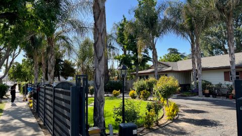 Casa donde ocurrió el asesinato de tres niños en West Hills.