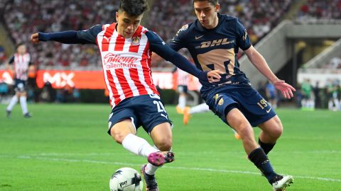 Chivas y Pumas disputan la reclasificación del Clausura 2022.