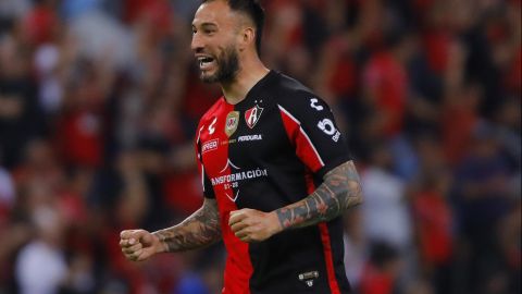 Emanuel Aguilera, de ser descartado por el América a ganar el bicampeonato con el Atlas.