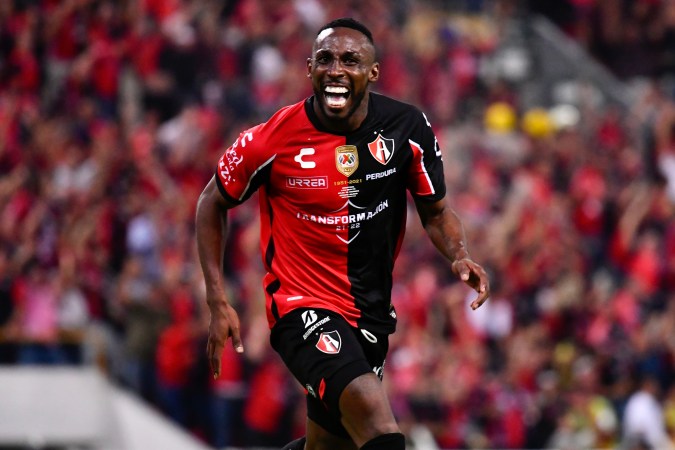 Julián Quiñones, delantero del Atlas.