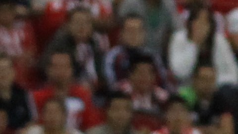 Antonio "Hulk" Salazar, de Chivas, durante un partido de Copa Libertadores contra Defensor Sporting de Uruguay.