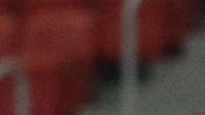 Antonio 'Hulk' Salazar en un partido con las Chivas de Guadalajara (izquierda) del Clausura 2022 de la Liga MX.