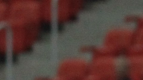 Antonio 'Hulk' Salazar en un partido con las Chivas de Guadalajara (izquierda) del Clausura 2022 de la Liga MX.