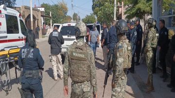 Enfrentamiento entre Marinos mexicanos y narcos en la frontera.