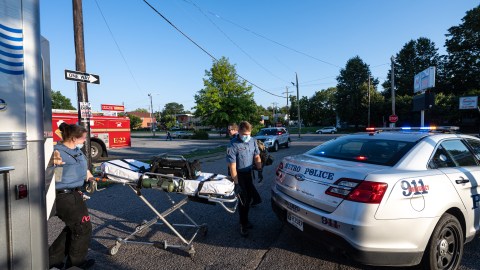 Papá ‘mató a tiros a su esposa y a sus 2 hijas en triple asesinato’ en Lexington, Kentucky antes de ser arrestado