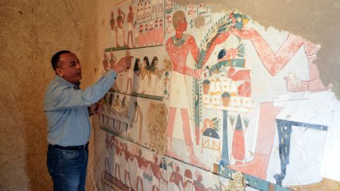 Templo oculto del antiguo Egipto descubierto con espectaculares frescos pintados revelan enigmas de antiguas diosas