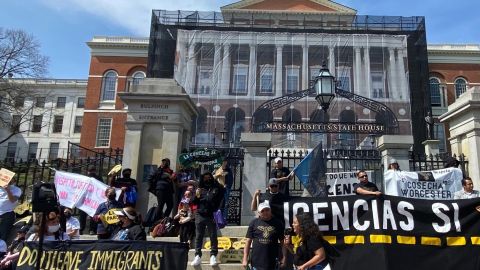 Avanzan licencias de conducir para indocumentados en Massachusetts
