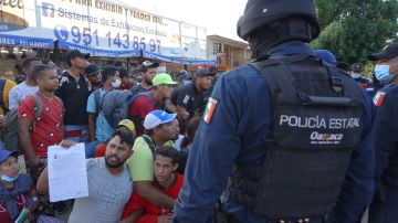 México enfrenta una crisis migratoria: miles de migrantes pasan por el país rumbo a EE.UU.