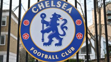 El oligarca ruso Roman Abramovich vende al Chelsea FC por un récord de $3,200 millones de dólares