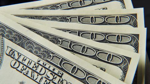 Los compradores en EE.UU. necesitan 34% más de ingresos en 2022 para pagar una vivienda, según Redfin
