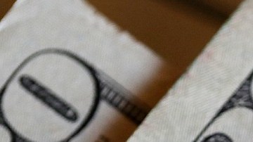 Récord del 78% de los estadounidenses se mantuvieron financieramente estables en 2021, según una encuesta de la Fed