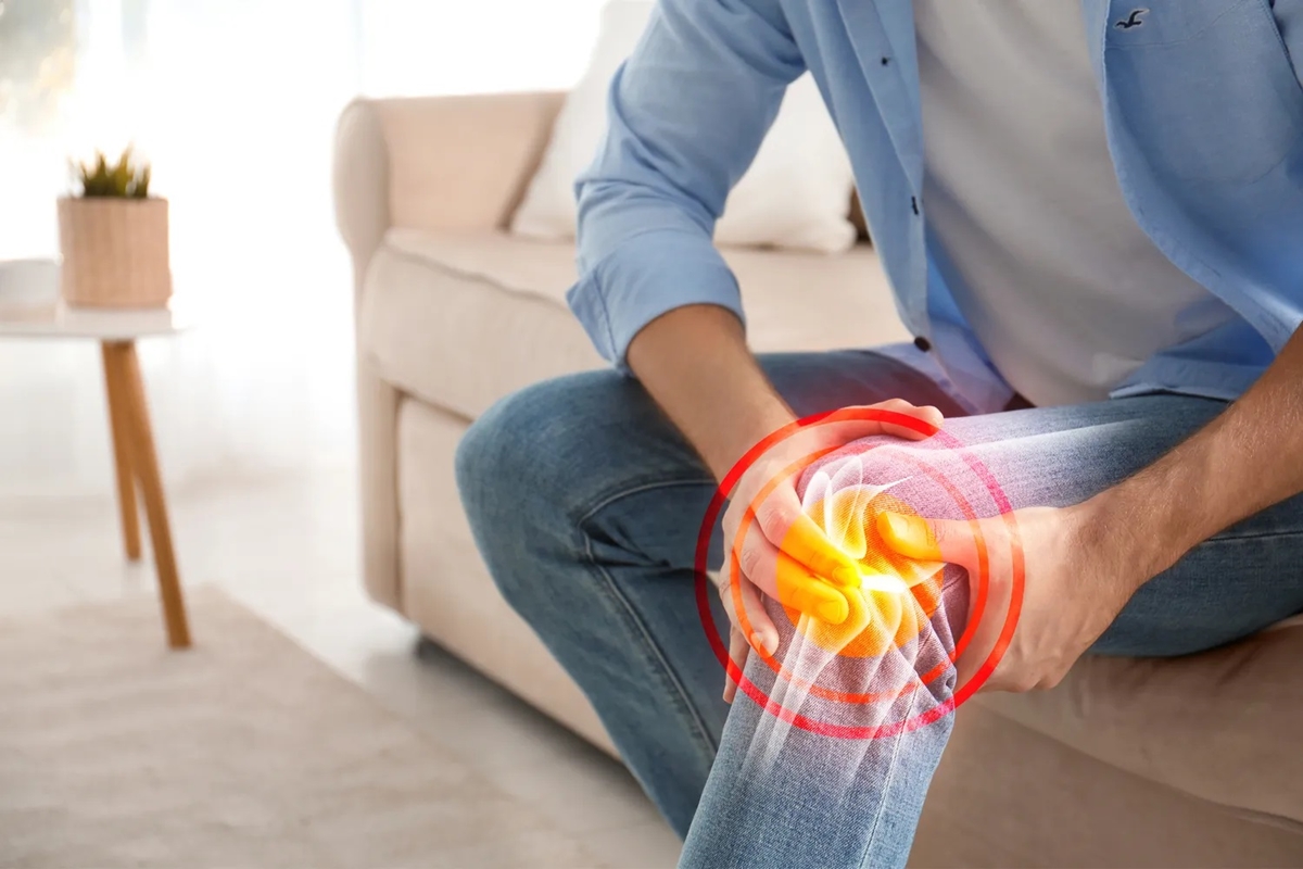 No todos los dolores de rodillas son graves, pero si este es provocado por una lesión o accidente debes consultar a tu médico de inmediato.