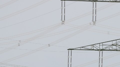 El costo de la electricidad subirá en promedio 3.9% durante el verano, estima la EIA