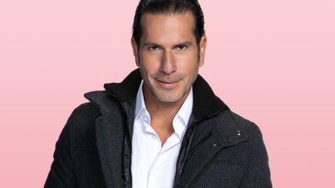 Gregorio Pernía es parte del elenco de 'Hasta Que La Plata Nos Separe' en Telemundo.
