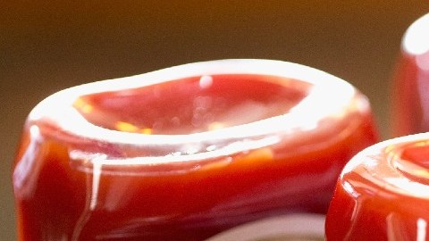 Kraft Heinz lanzará la primera botella de catsup reciclable, renovable y a base de papel