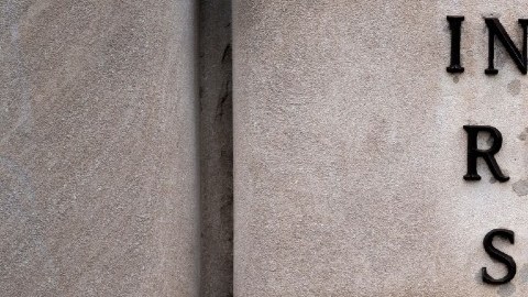 El IRS abrirá este mes 5,000 puestos de trabajo para reducir el retraso de 24 millones de declaraciones