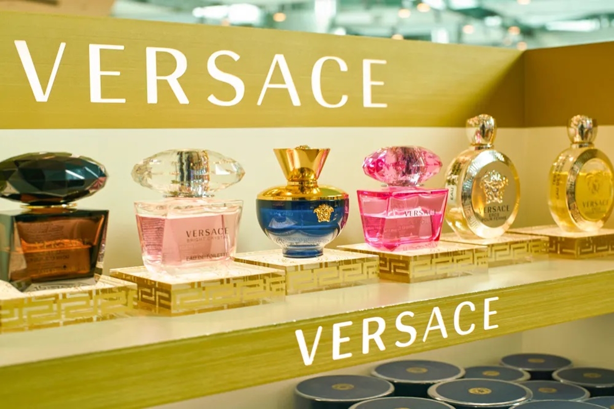 Cuál el perfume de Versace para mujer - La Opinión