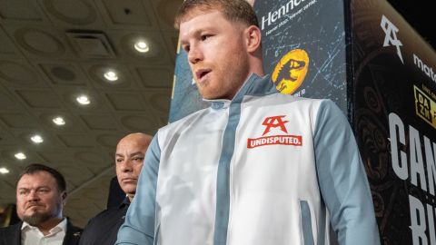 Saúl 'Canelo' Álvarez en el Grand Arrival antes de su pelea contra Dmitry Bivol.