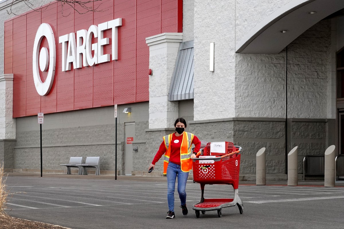 Tras el anuncio, las acciones de Target se desplomaron 25% este miércoles.