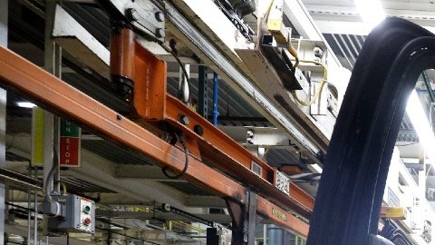 Estados Unidos suma 428,000 nuevos empleos en abril y muestra que el mercado laboral se mantiene sólido